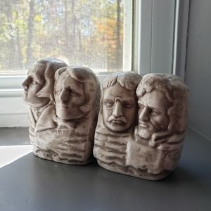 Cracker Barrel S&P shakers Mt Rushmore